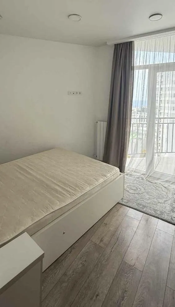 Квартира, 3-комн., 54 м², Mega City