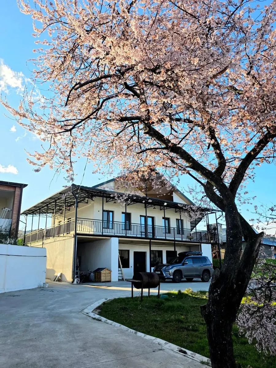 Дом, 5-комн., 390 м²