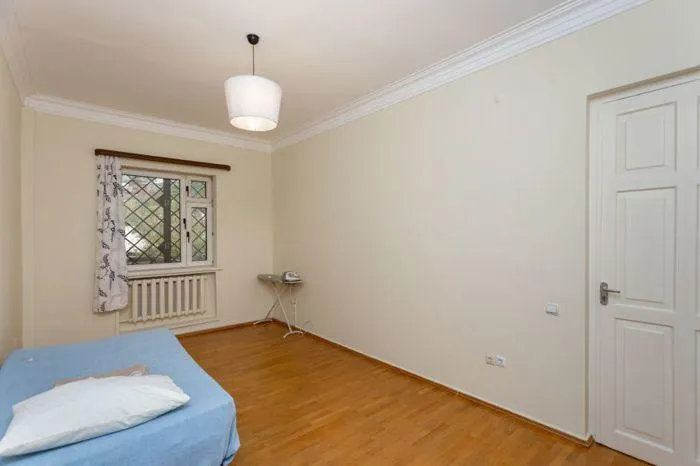 Дом, 5-комн., 270 м²