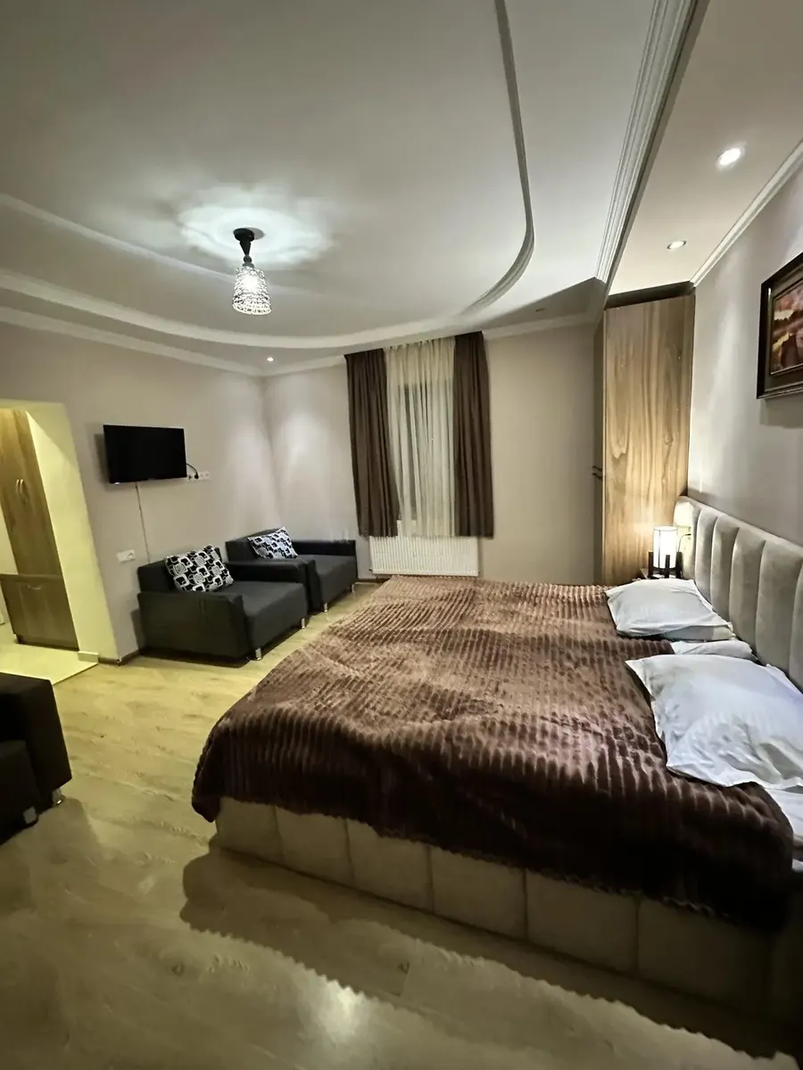House, 6-room, 252 m²