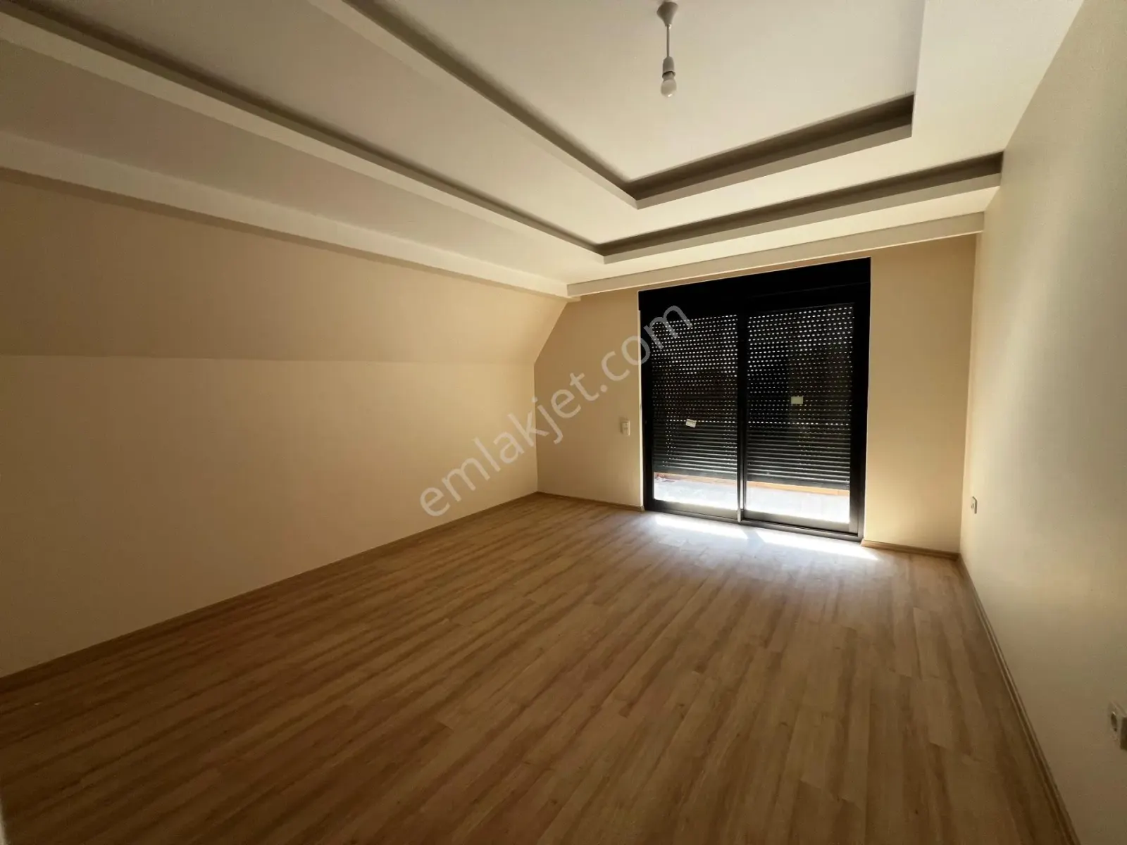 Apartment, 4-room, 140 m²