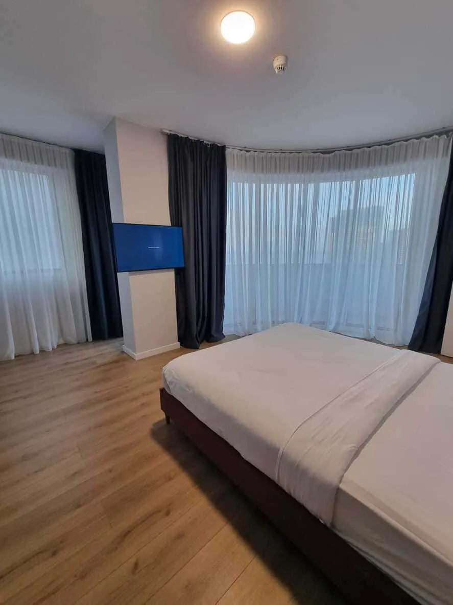 Квартира, 3-комн., 121 м²