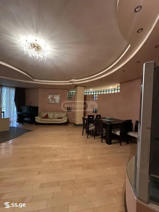 Apartment, 5-room, 300 m²