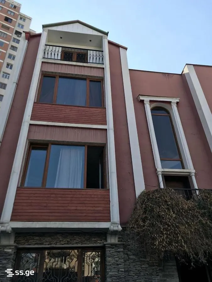 Дом, 5-комн., 430 м²
