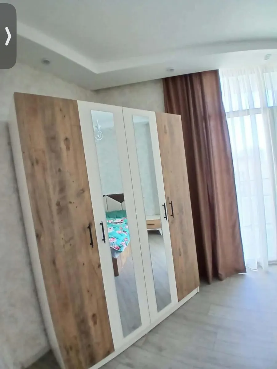 Квартира, 4-комн., 105 м²