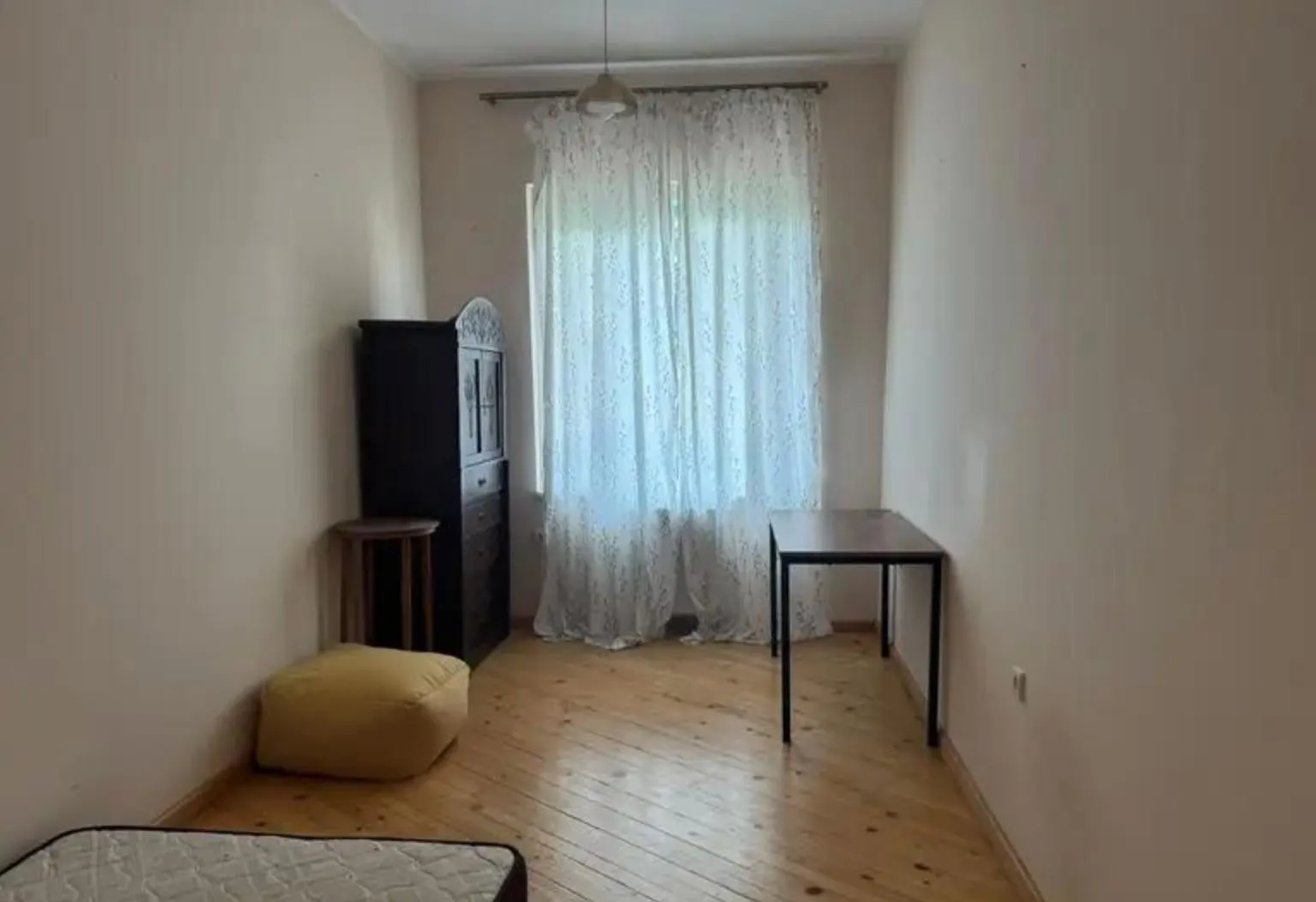 House, 5-room, 205 m²