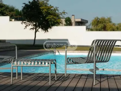 Дом, 8-комн., 1500 м²