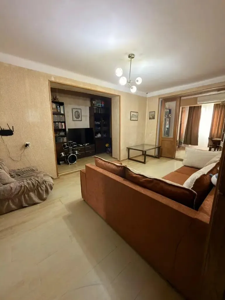 Квартира, 3-комн., 90 м²
