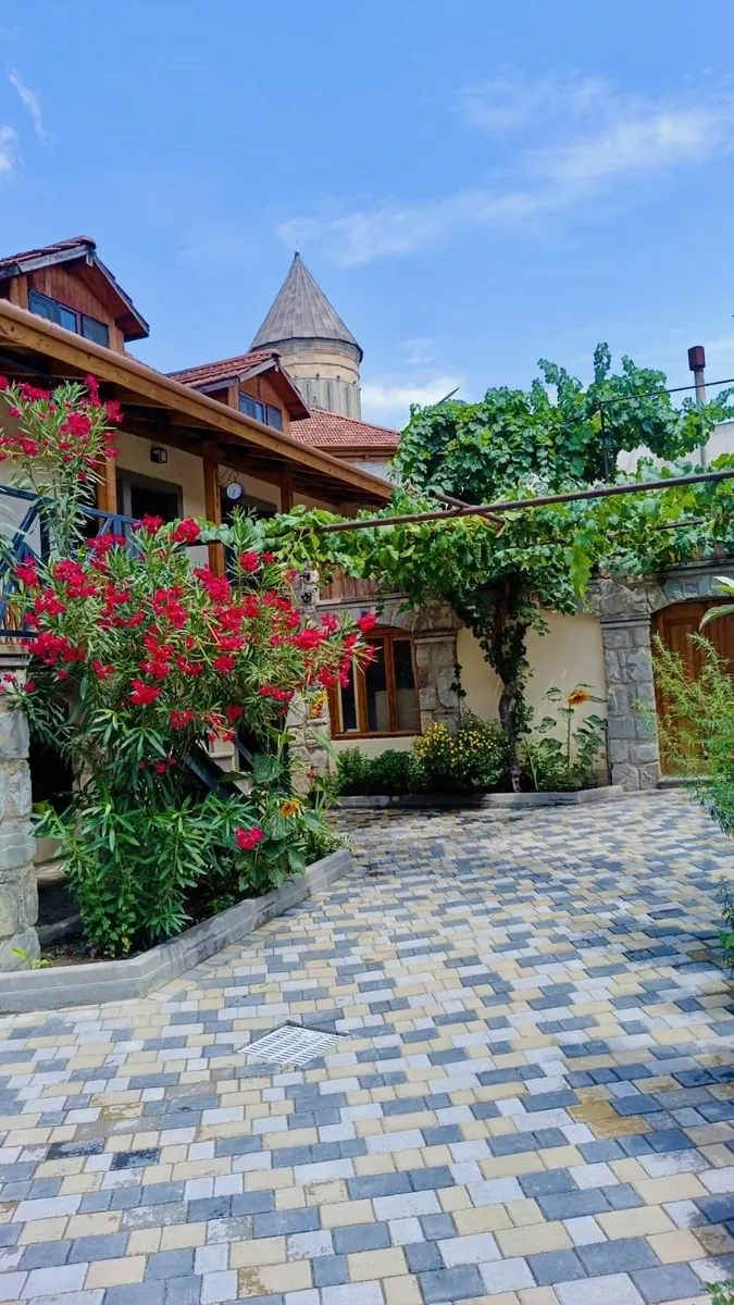 Дом, 8-комн., 243 м²