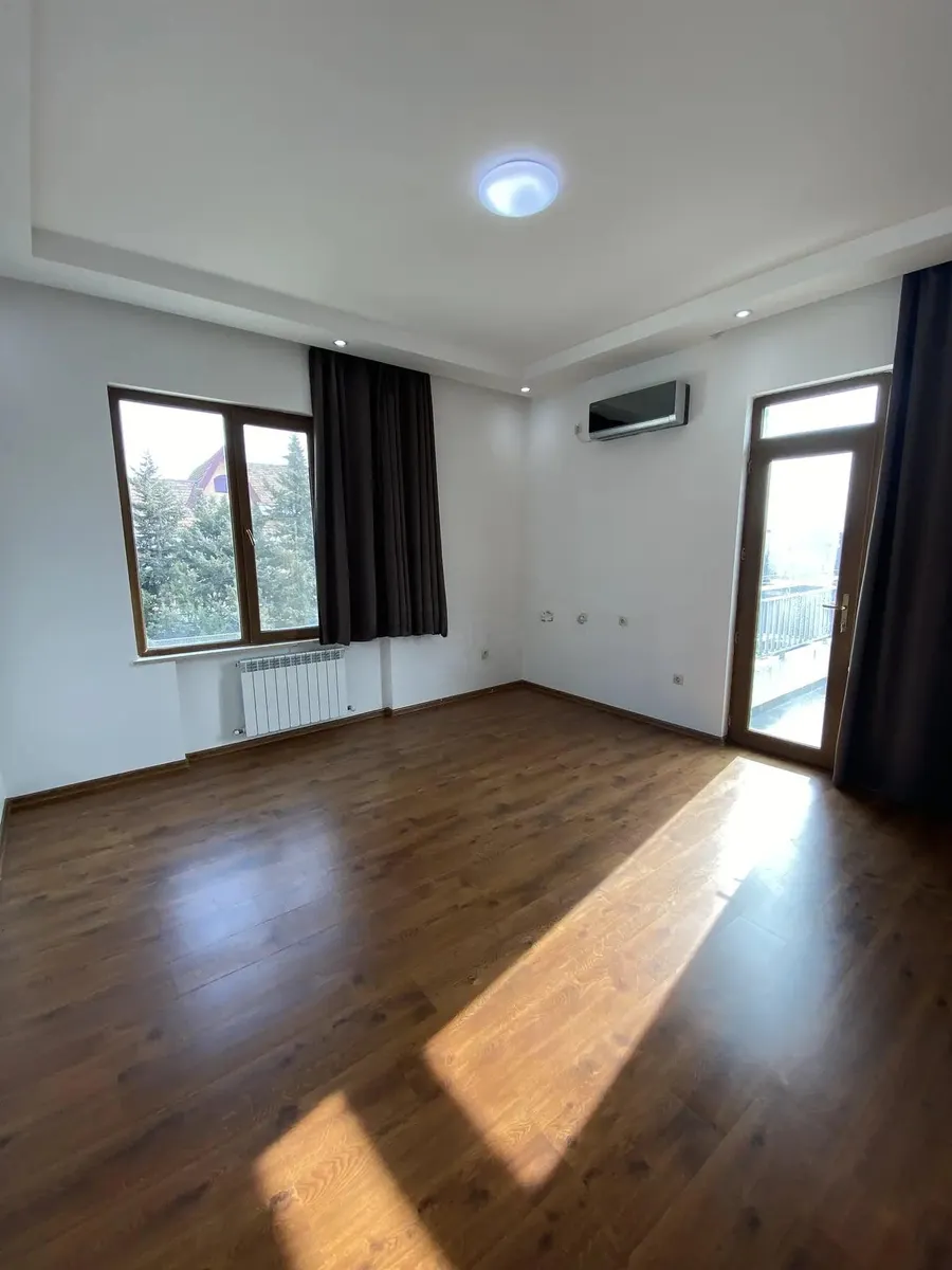 House, 7-room, 1200 m²