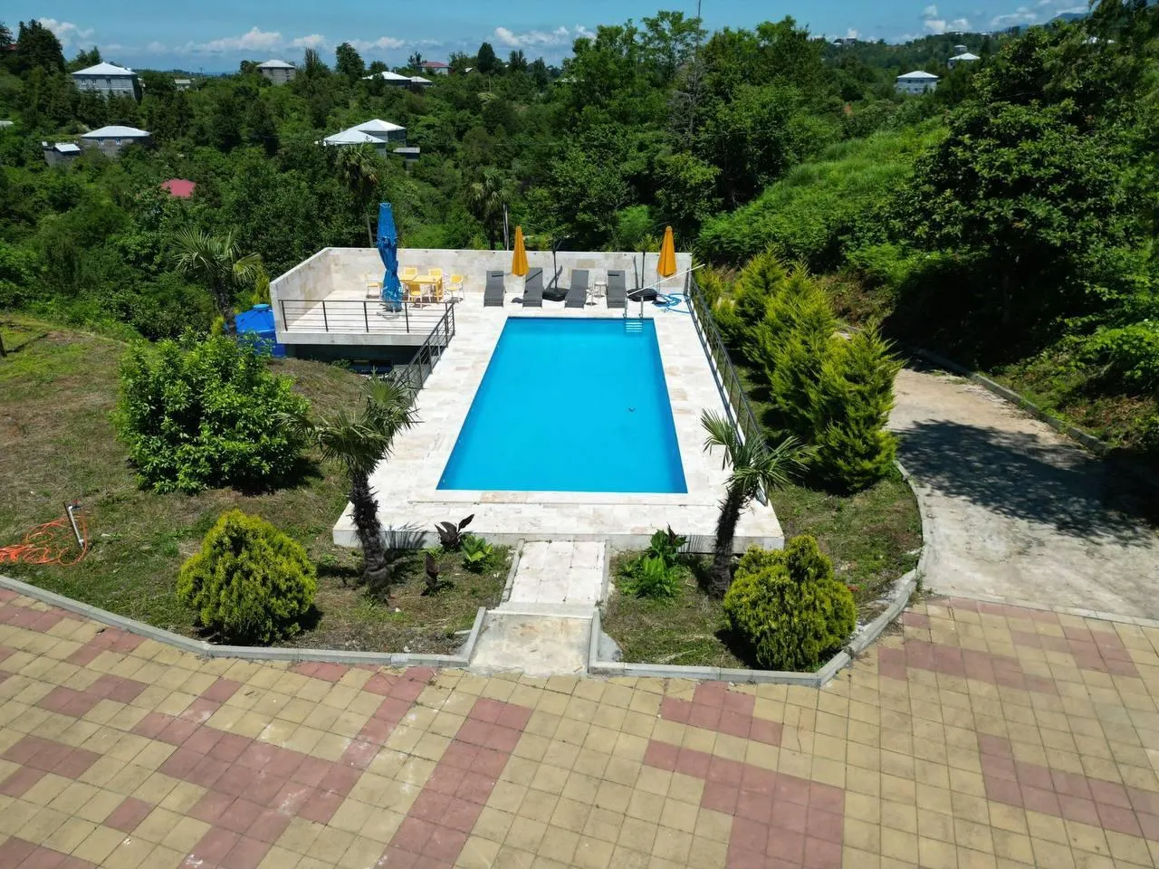 House, 5-room, 415 m²