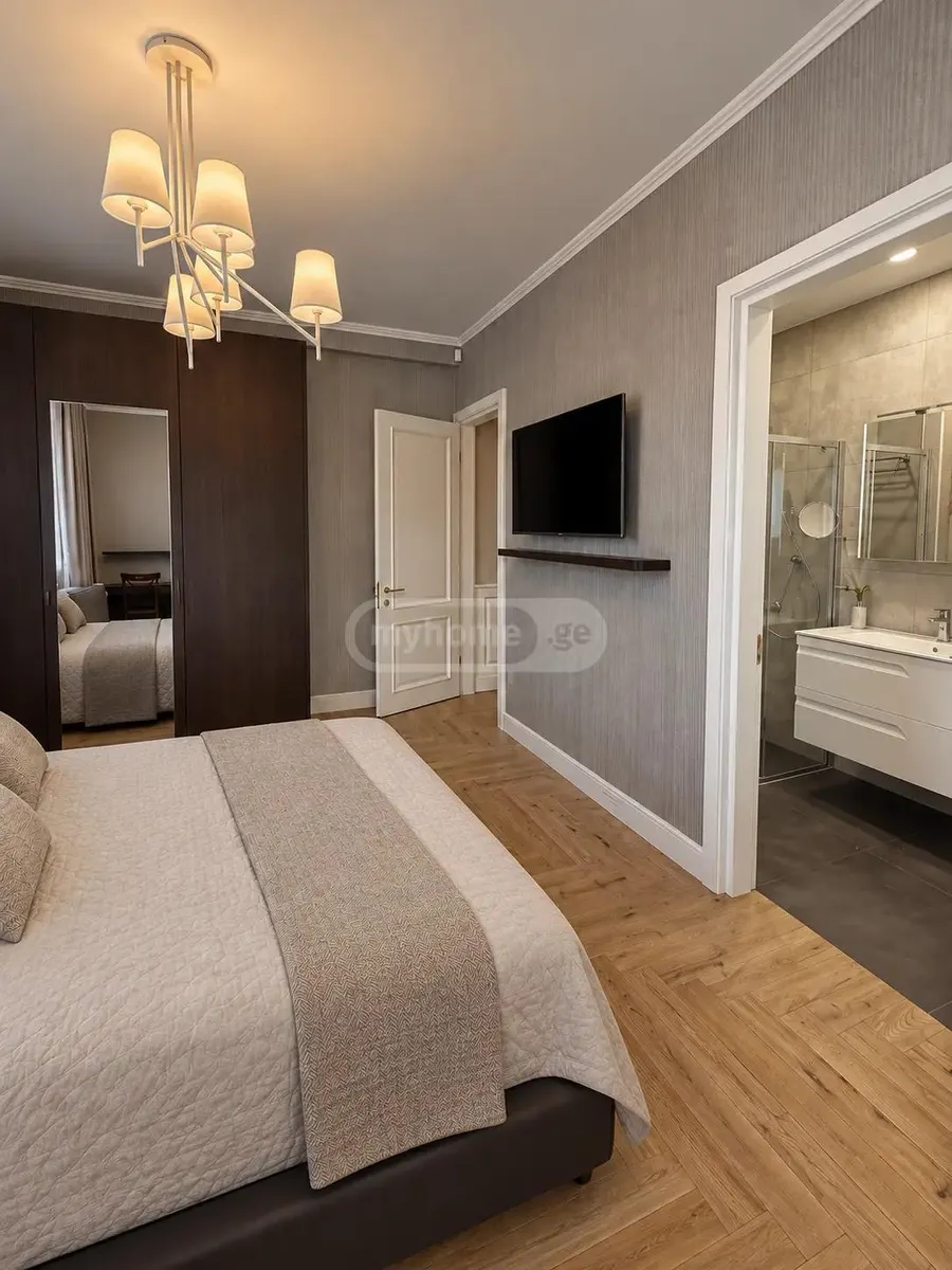 Дом, 5-комн., 600 м²
