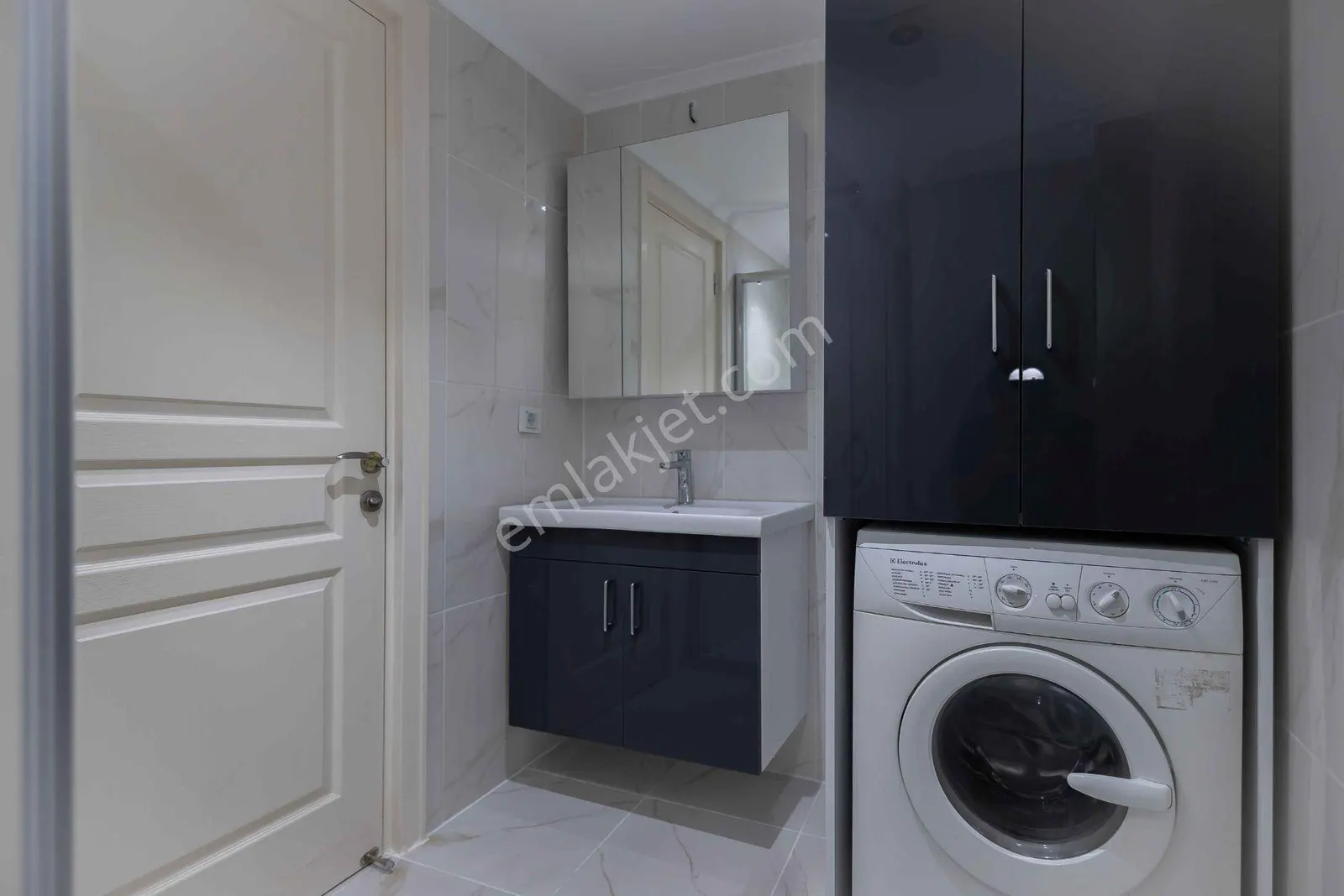 Apartment, 3-room, 110 m²