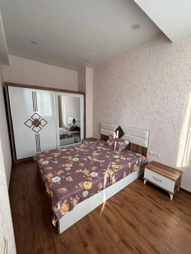 Квартира, 4-комн., 110 м², Omar Khizanishvili St, 2