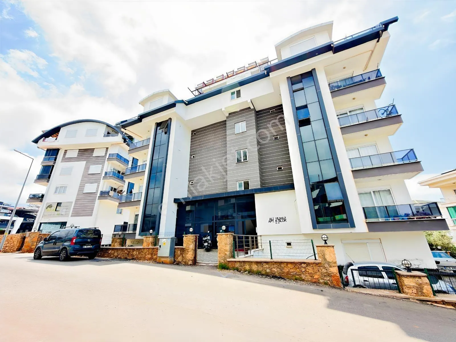 Apartment, 4-room, 140 m²