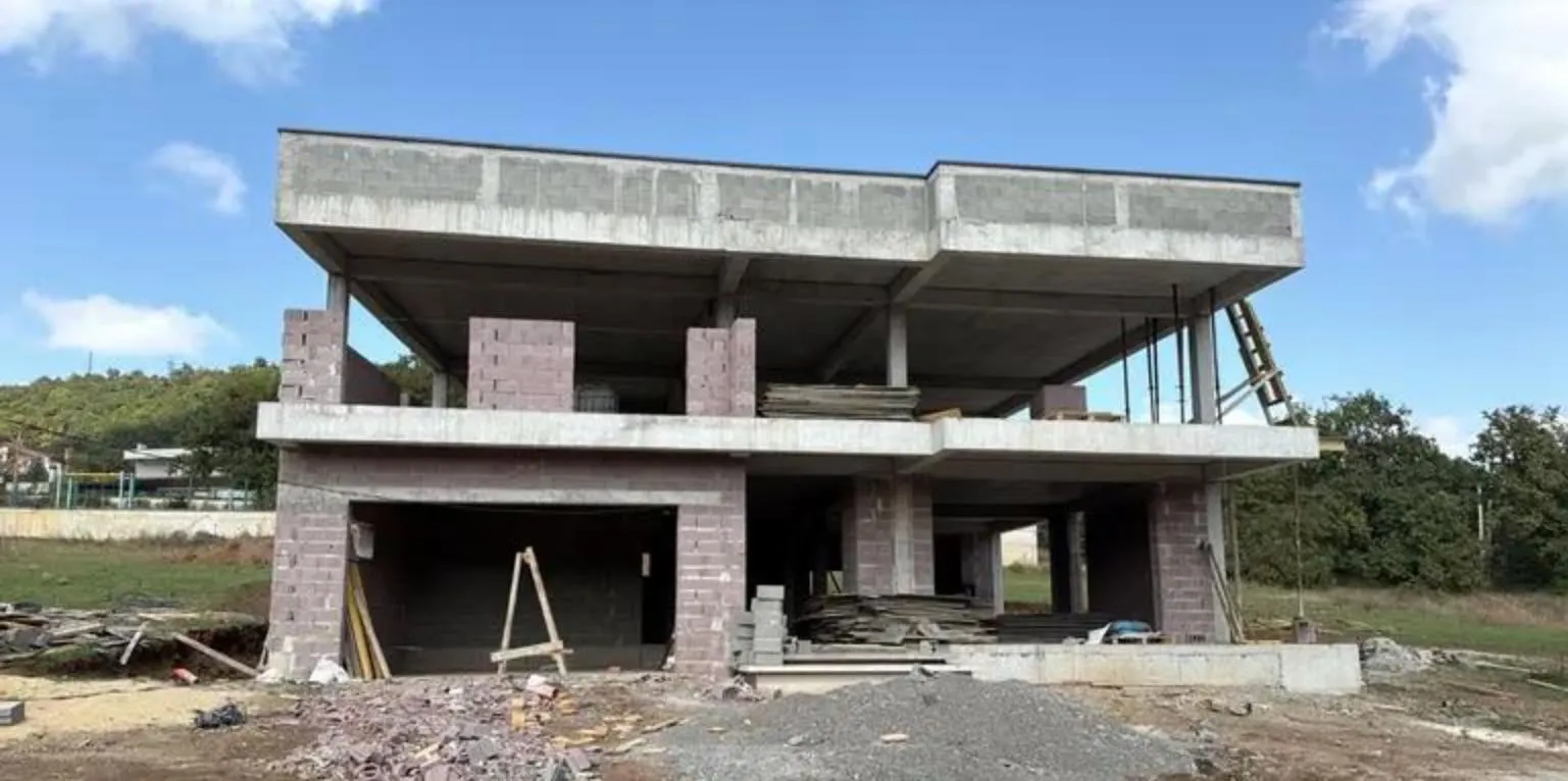 House, 5-room, 450 m²