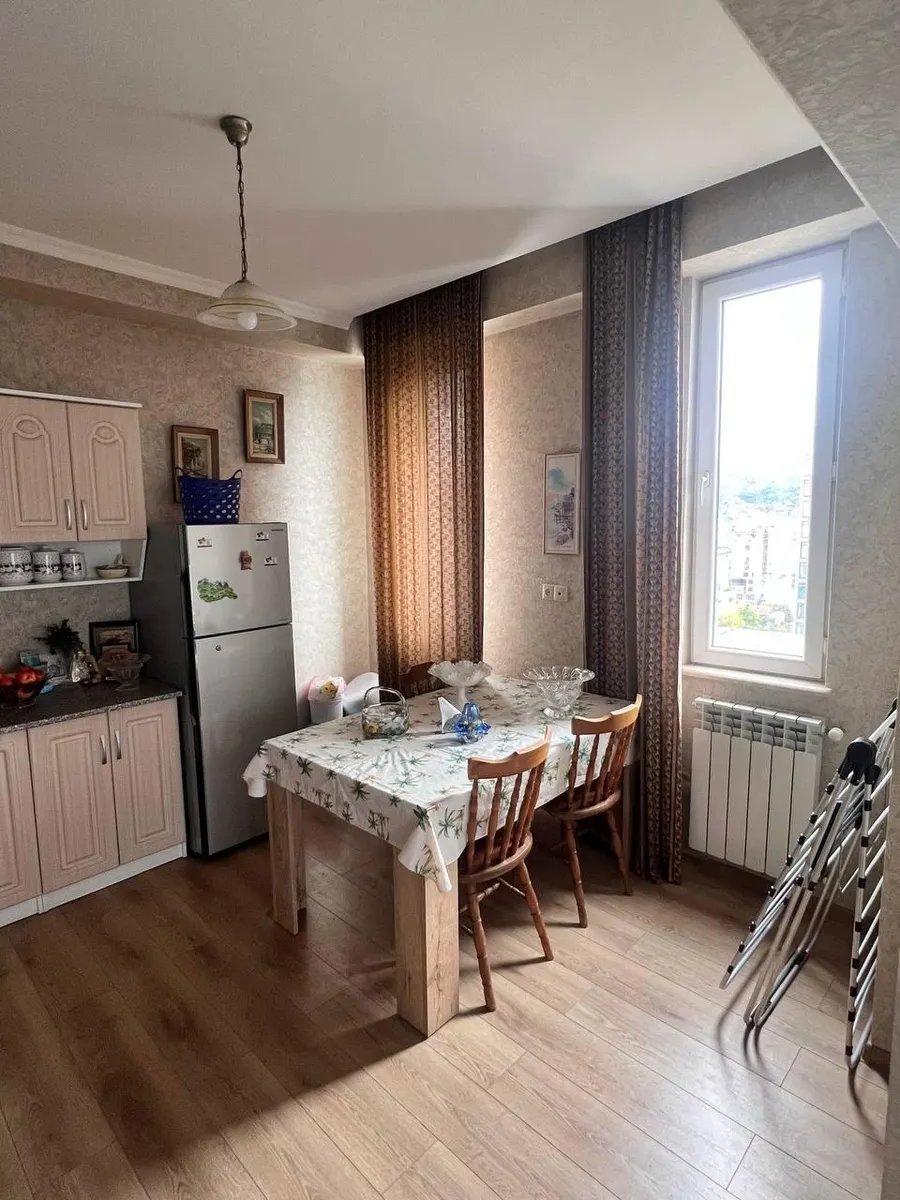 Квартира, 4-комн., 115 м²