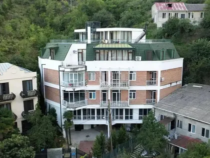 Дом, 10-комн., 1746 м²