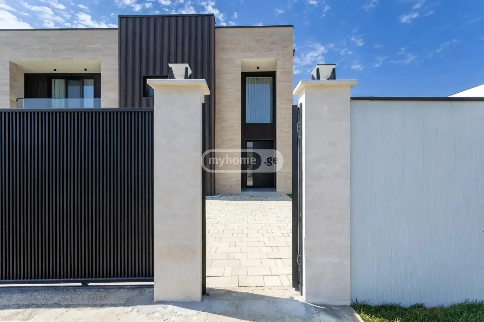 Дом, 5-комн., 385 м²