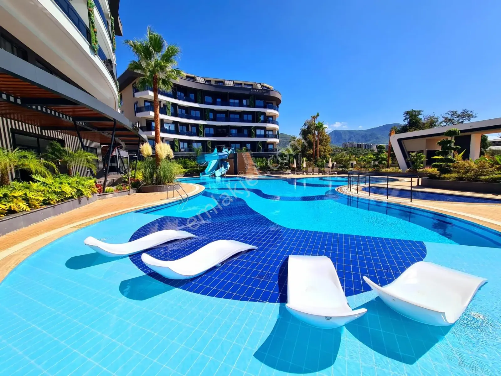 Apartment, 4-room, 145 m²
