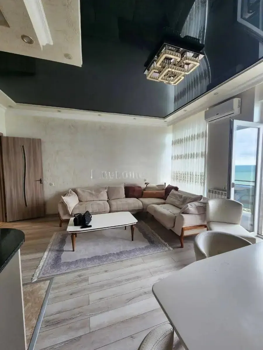 Квартира, 3-комн., 100 м²