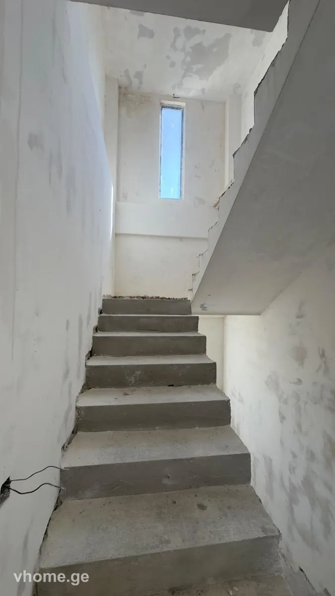 Дом, 5-комн., 335 м²
