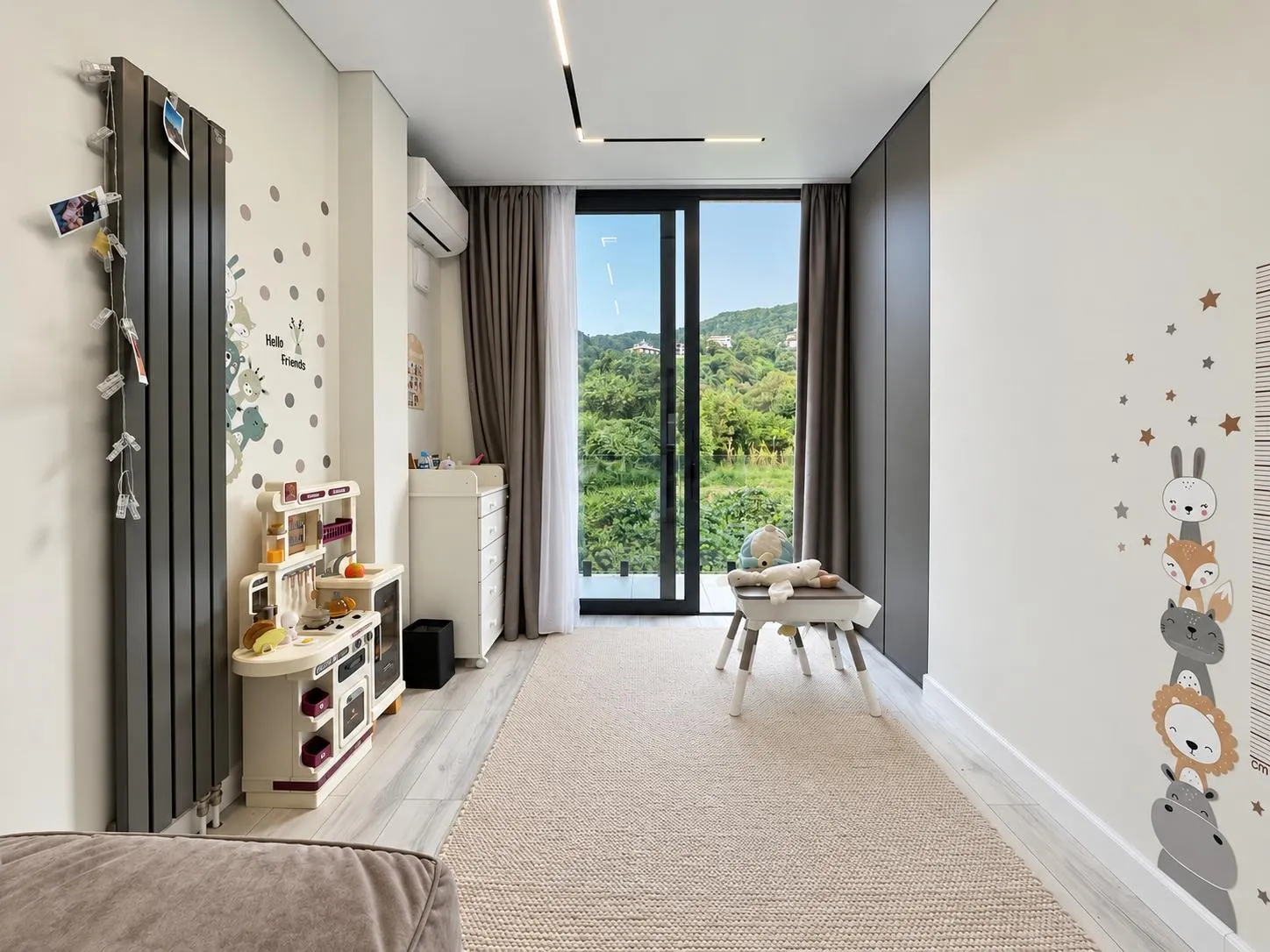 House, 5-room, 217 m²