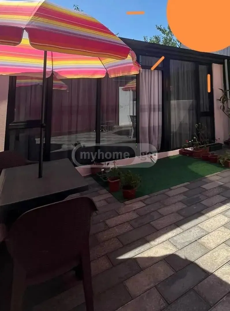 House, 2-room, 40 m²