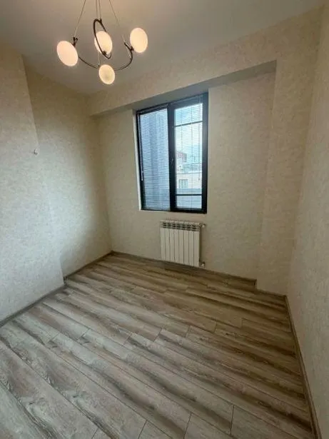 ბინა, 3-ოთახიანი, 79 მ², Avtandili St, 11