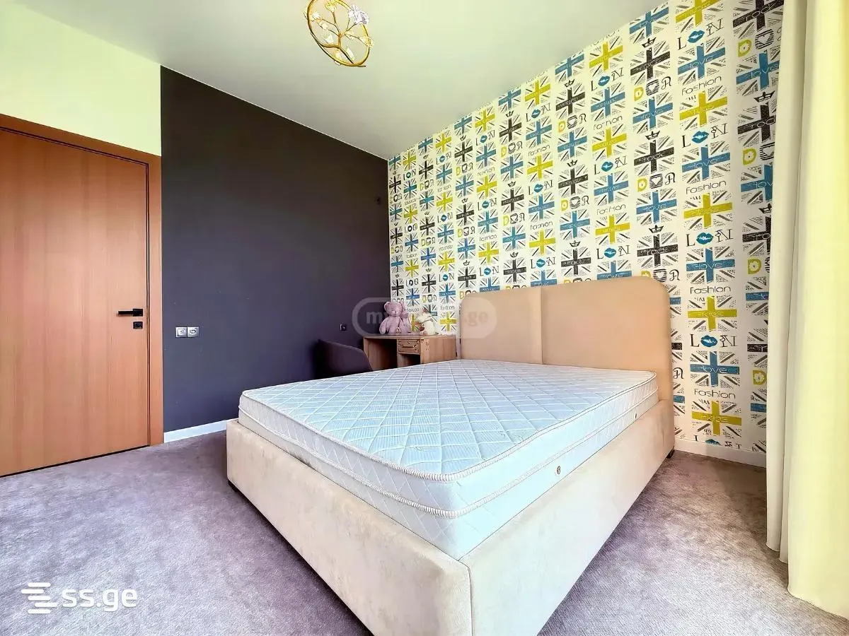 Дом, 3-комн., 600 м²