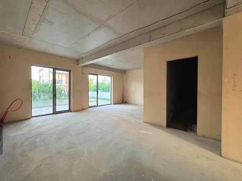 Дом, 5-комн., 250 м²