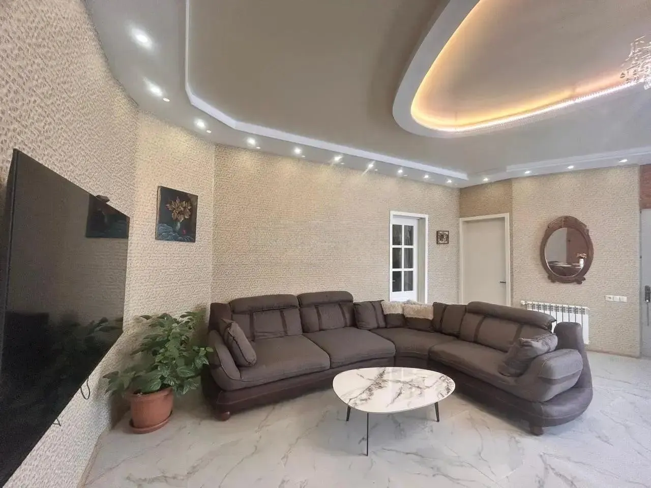 Дом, 5-комн., 280 м²