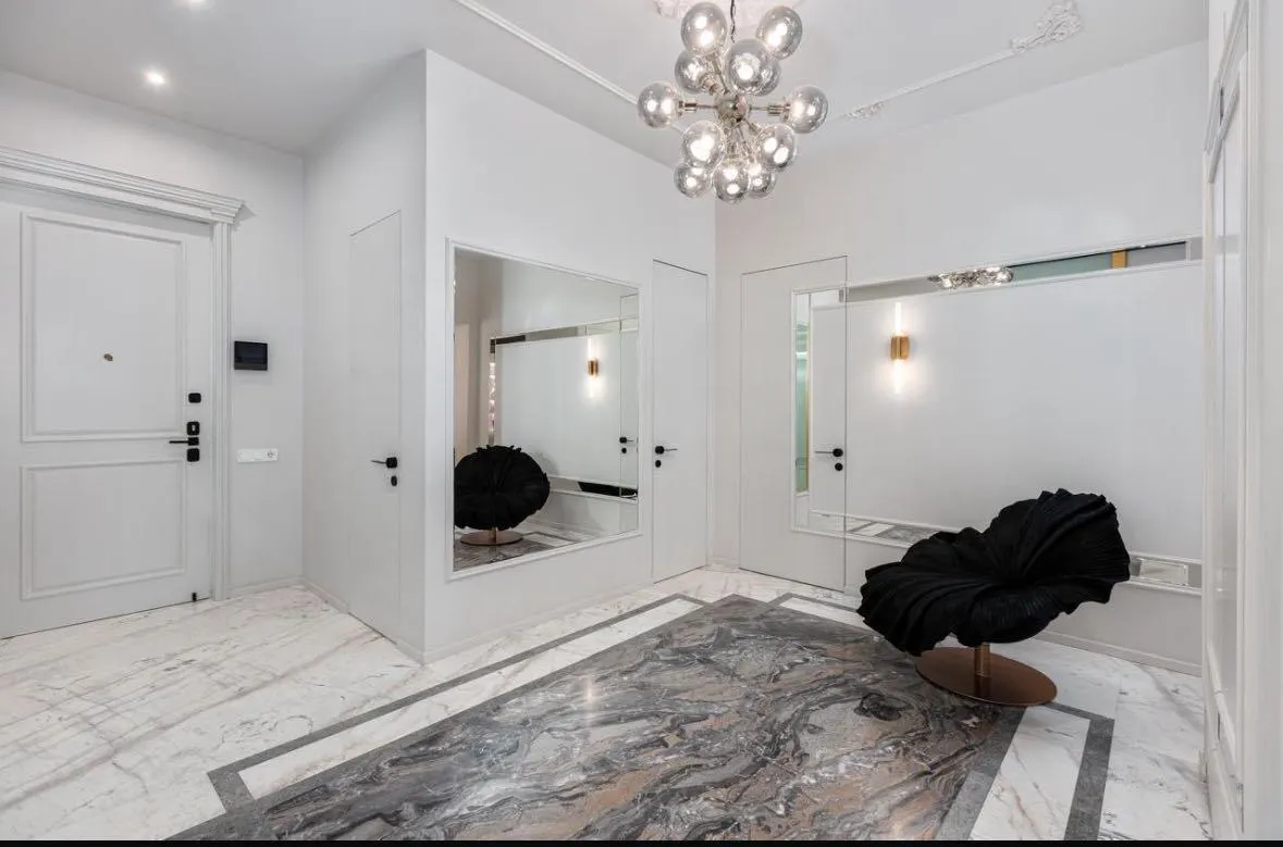 Квартира, 5-комн., 240 м², Nino Zhvania St, 55