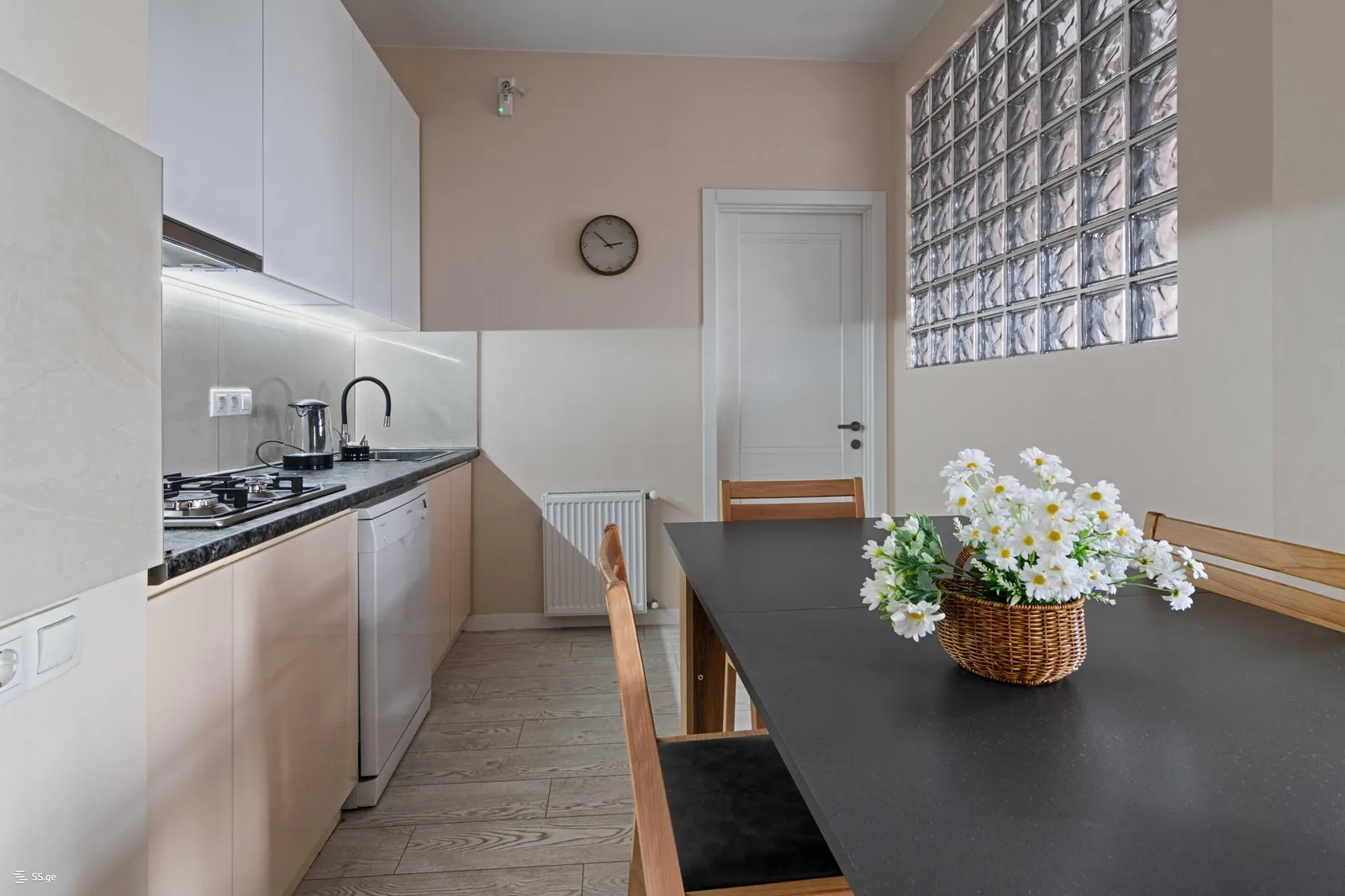 Apartment, 3-room, 75 m²