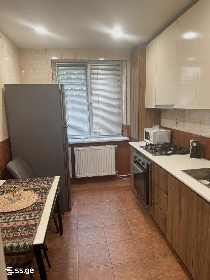 Квартира, 3-комн., 70 м²