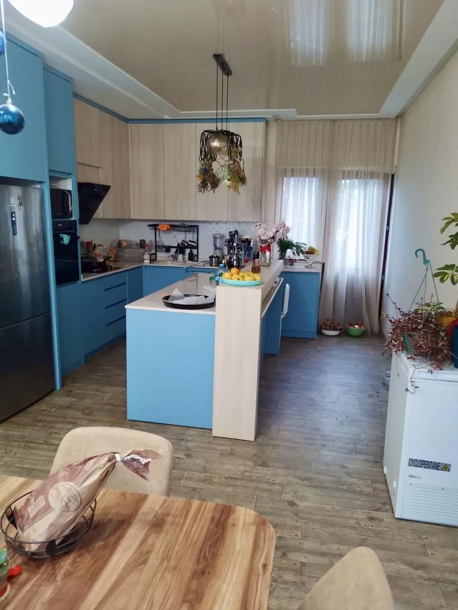 Дом, 5-комн., 423 м²