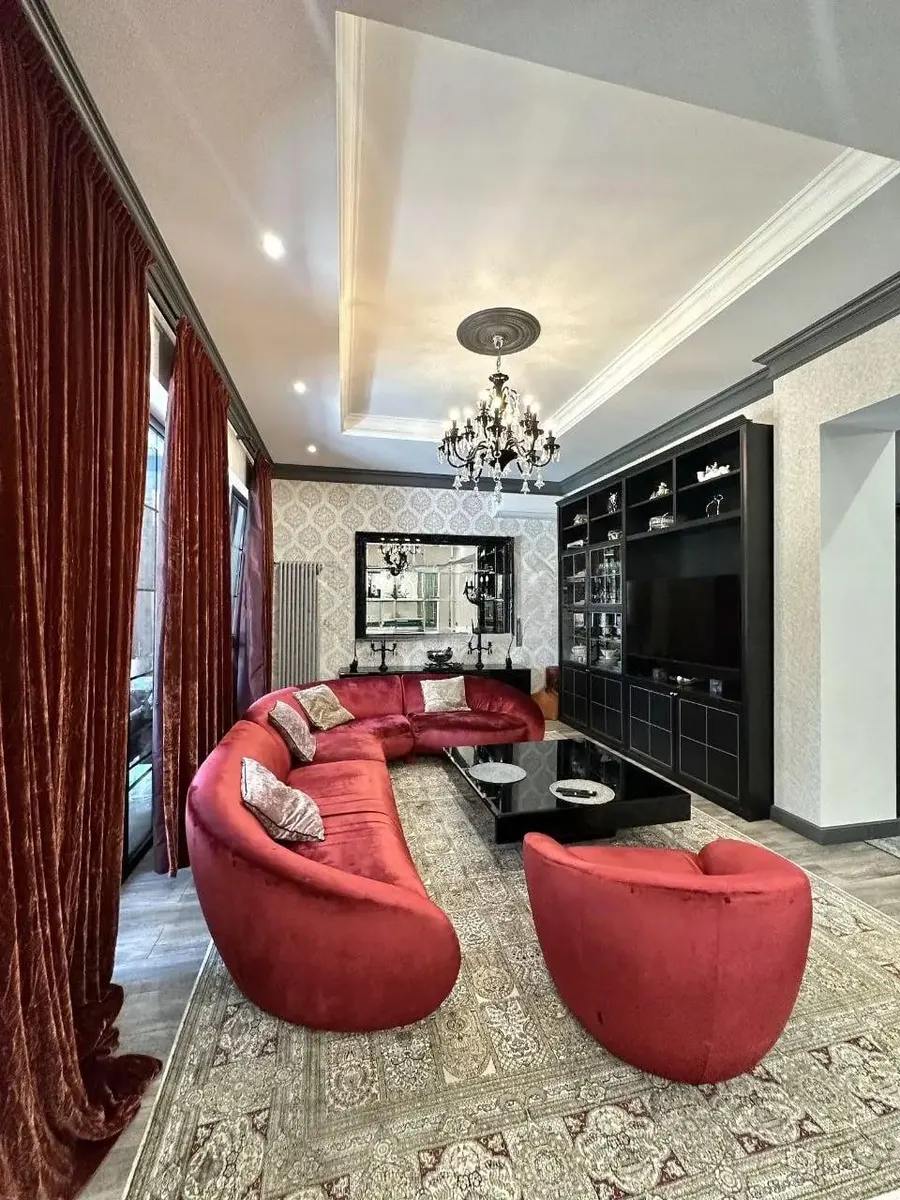 House, 7-room, 384 m²