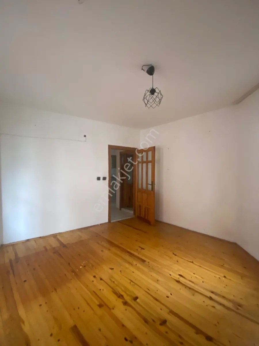Квартира, 3-комн., 95 м²