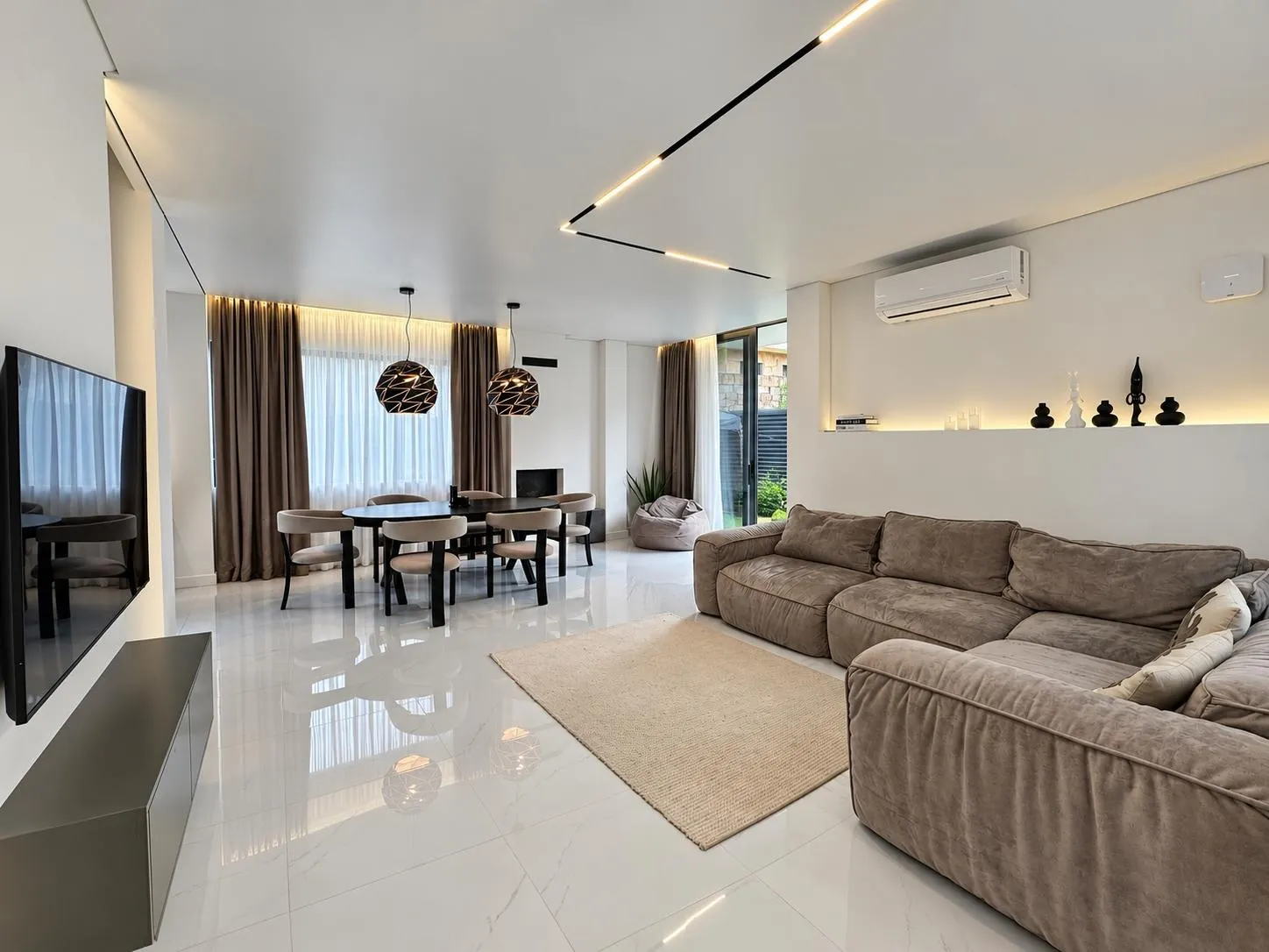 House, 5-room, 217 m²