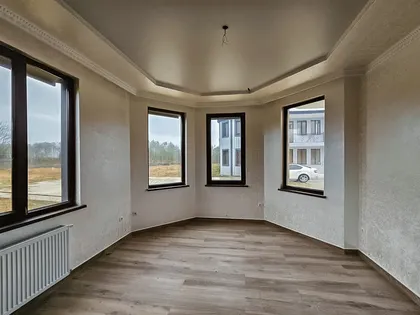 House, 5-room, 240 m²
