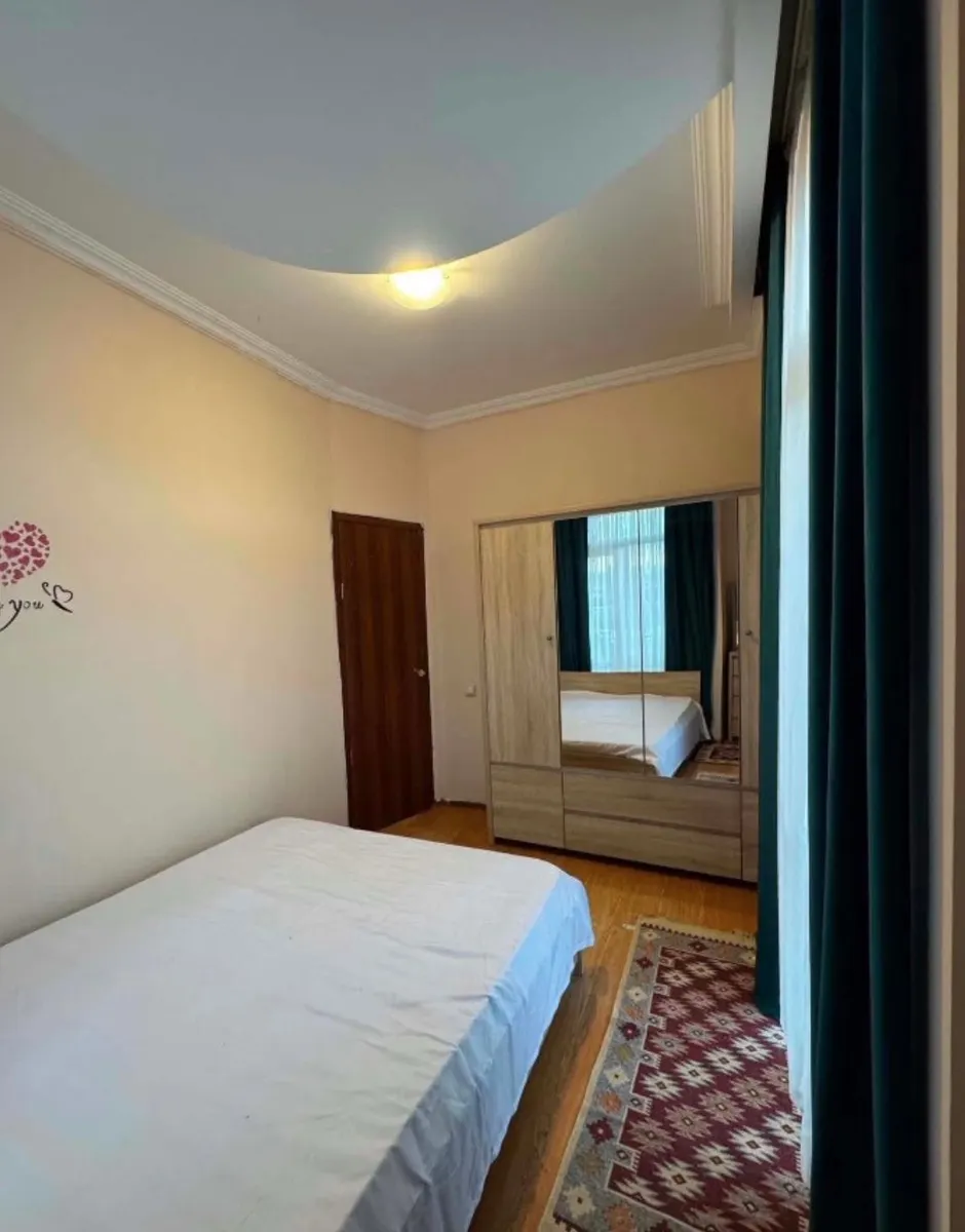 Квартира, 3-комн., 77 м²