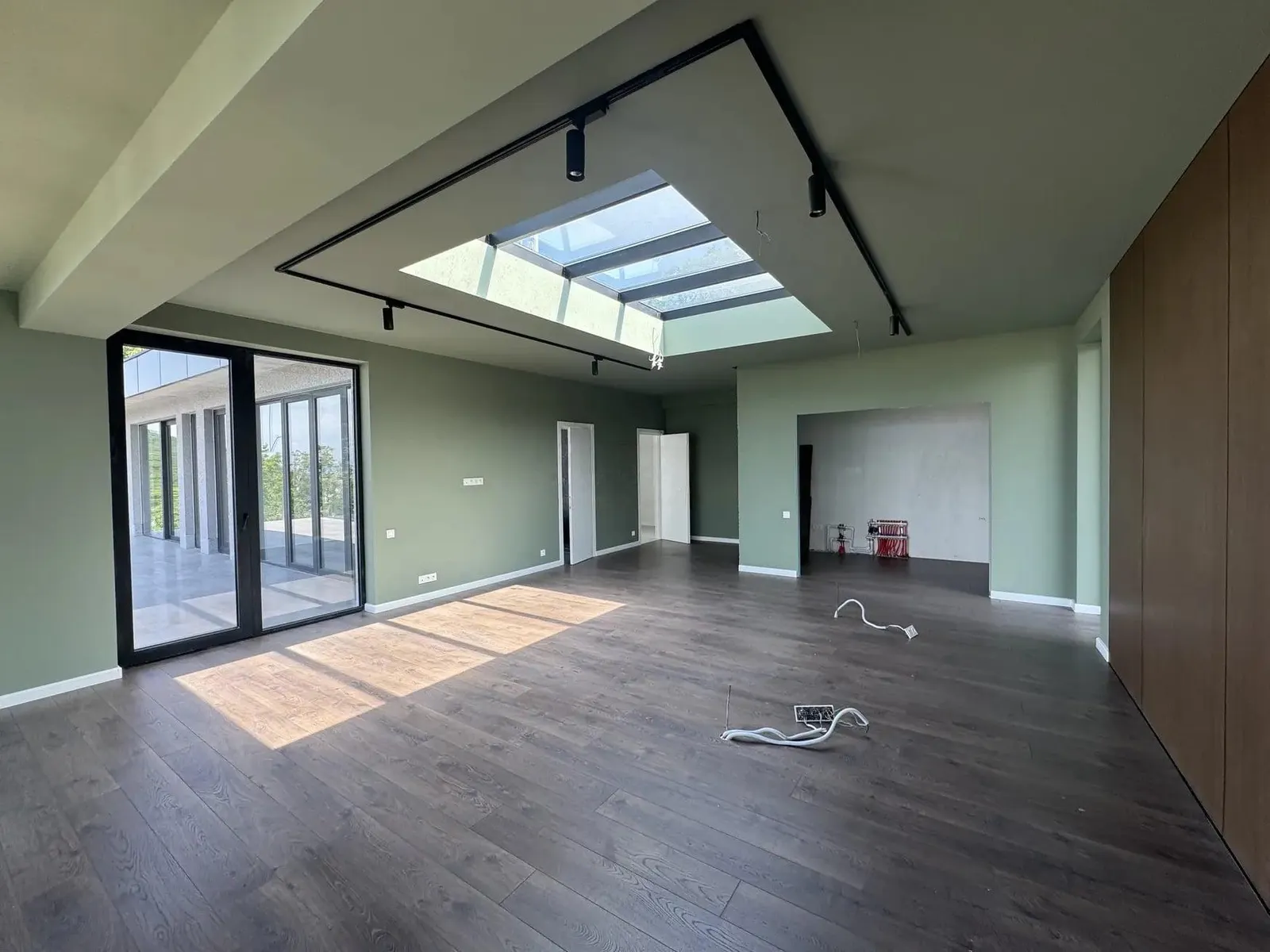 Дом, 10-комн., 750 м²