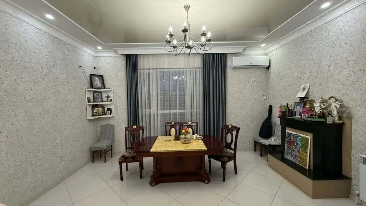 Квартира, 5-комн., 200 м²