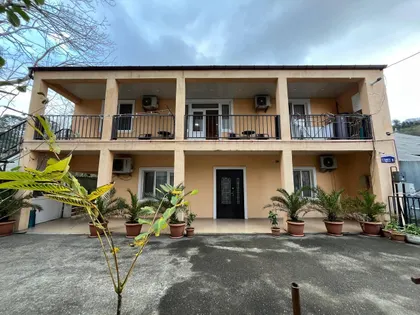 House, 8-room, 259 m²