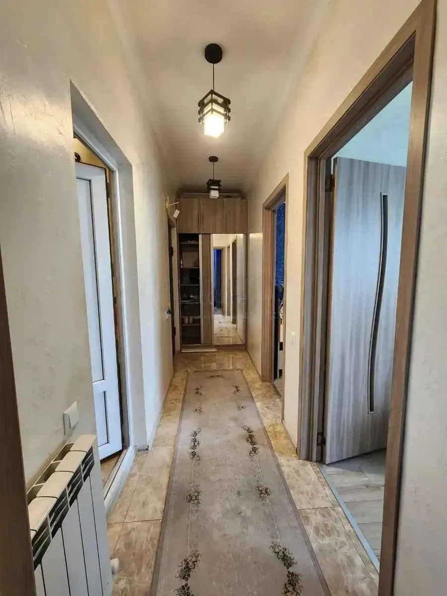 Квартира, 3-комн., 100 м²