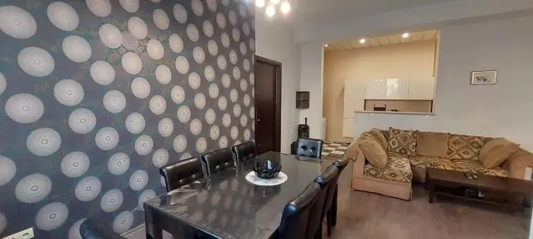 Квартира, 3-комн., 102 м²
