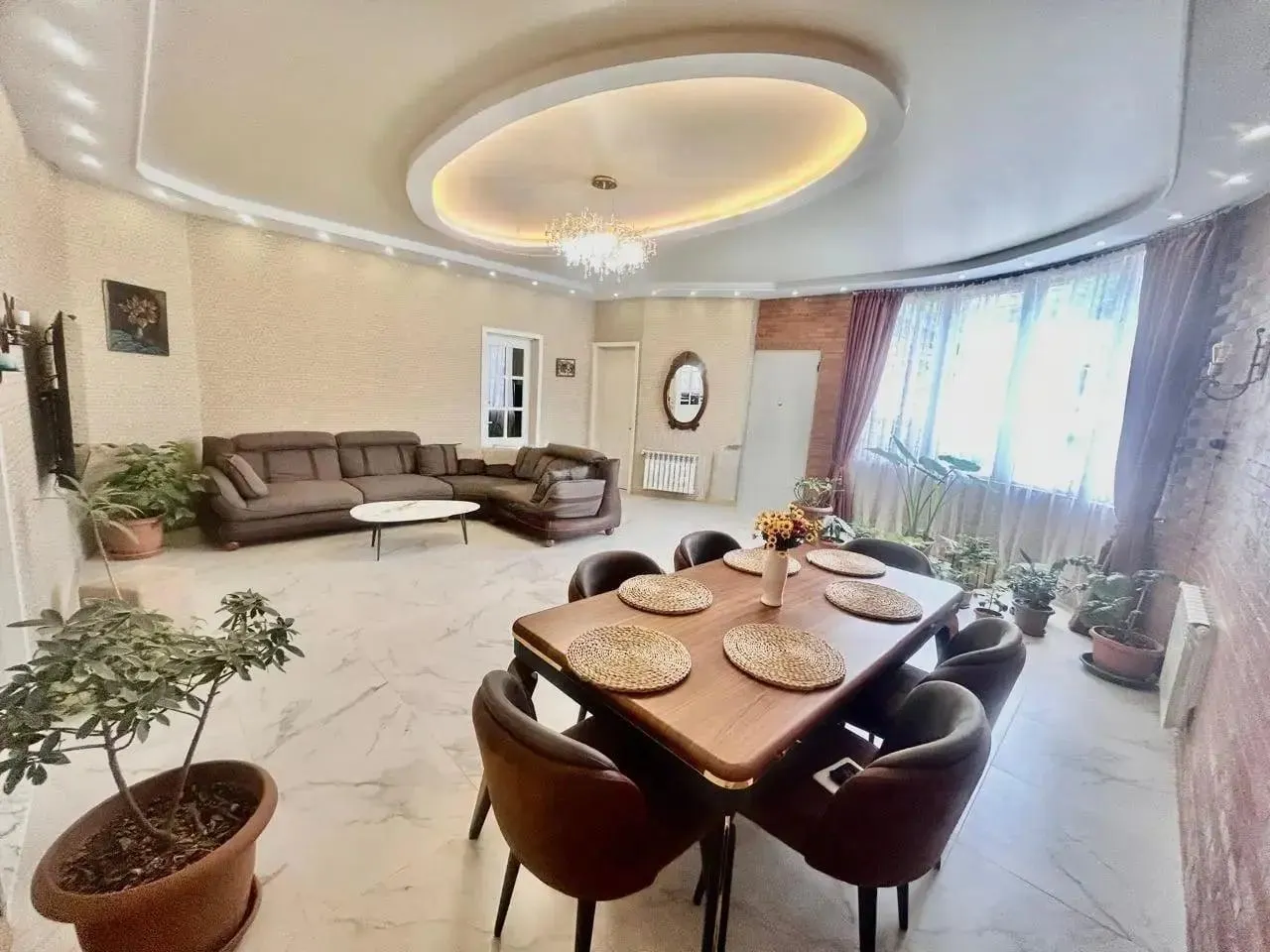 Дом, 5-комн., 280 м²