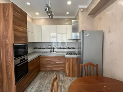 Apartment, 3-room, 130 m²