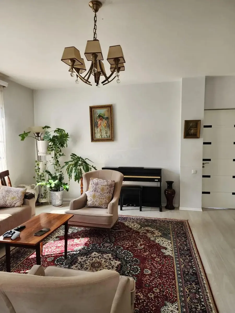 Дом, 7-комн., 240 м²