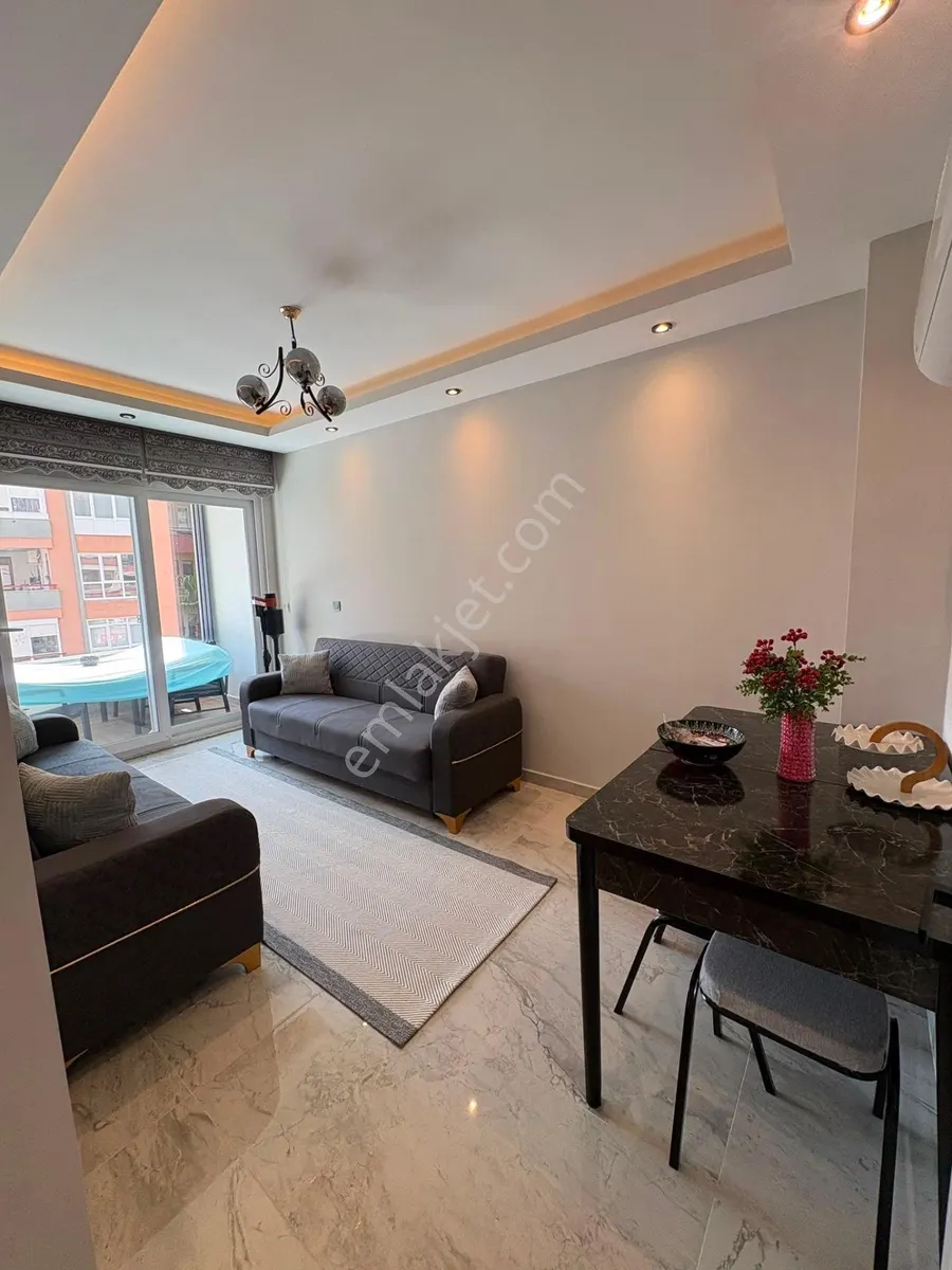Apartment, 4-room, 140 m²